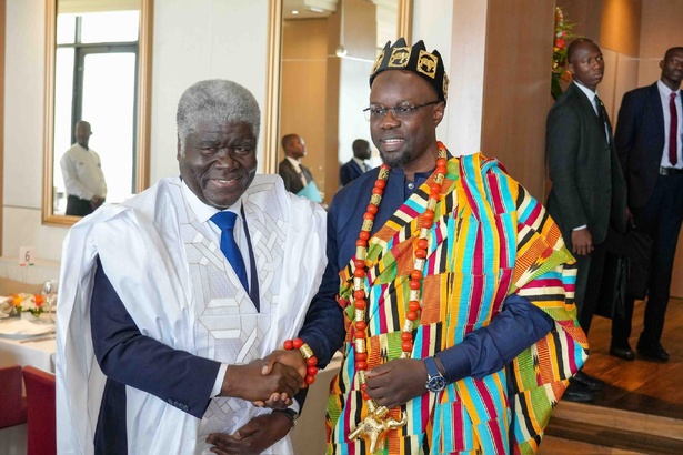 Ousmane Sonko : « Entre le Sénégal et la Côte d’Ivoire, il ne devrait pas y avoir de protocole. » Ousmane Sonko : « Entre le Sénégal et la Côte d’Ivoire, il ne devrait pas y avoir de protocole. »