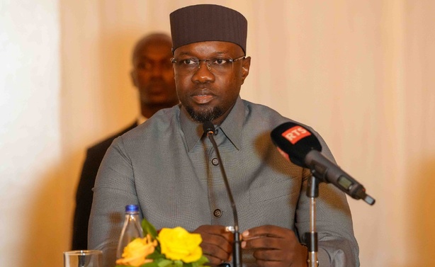 Arnaques QNET : Ousmane Sonko recadre les victimes et appelle à la vigilance Arnaques QNET : Ousmane Sonko recadre les victimes et appelle à la vigilance