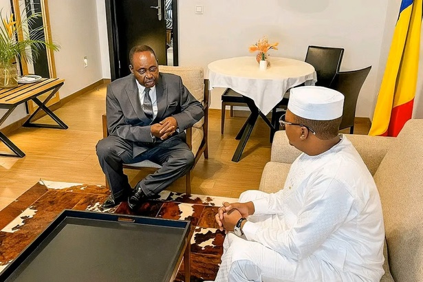 Les dessous du face-à-face entre Déby Itno et Bozizé à Bissau Les dessous du face-à-face entre Déby Itno et Bozizé à Bissau