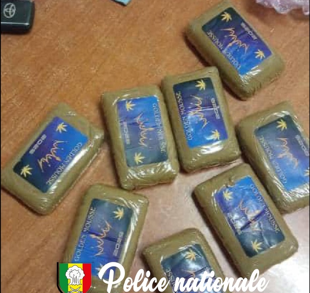 Trafic de drogue : La DIC saisit huit plaquettes de haschich à la Sicap Liberté 5 Trafic de drogue : La DIC saisit huit plaquettes de haschich à la Sicap Liberté 5