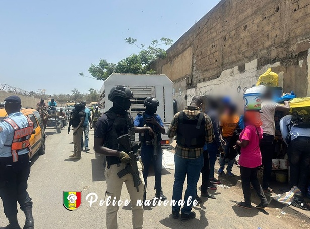 Trafic de drogue à Dakar : un réseau démantelé en plein jour aux Baux Maraîchers Trafic de drogue à Dakar : un réseau démantelé en plein jour aux Baux Maraîchers
