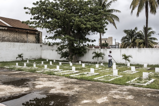 Massacre de 1944 : Des squelettes criblés de balles exhumés dans le cimetière militaire
