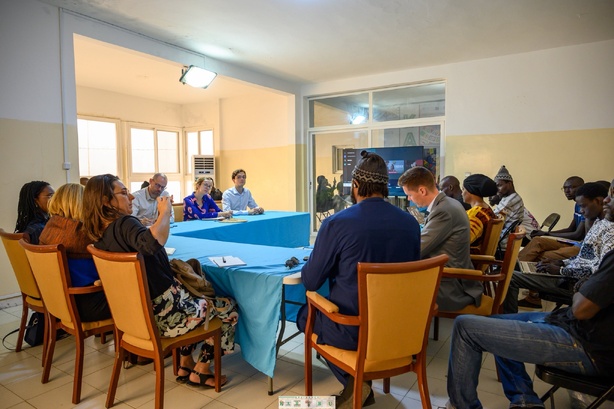 Sénégal : Le mouvement "Y’en a Marre" dévoile son projet panafricain aux diplomates étrangers Sénégal : Le mouvement "Y’en a Marre" dévoile son projet panafricain aux diplomates étrangers