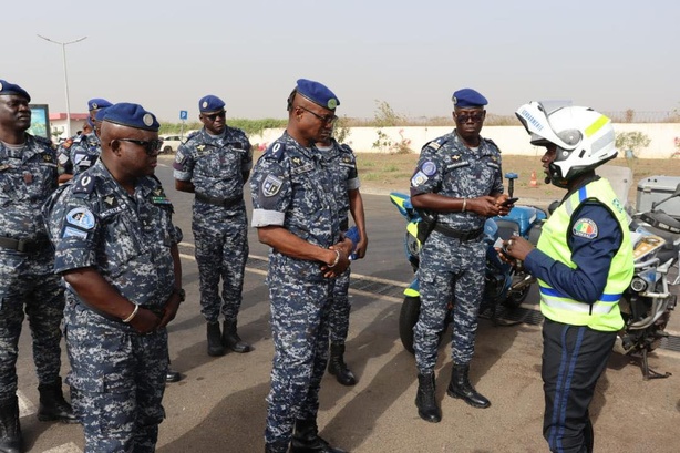 Pèlerinage marial de Popenguine : le Haut-commandant de la Gendarmerie nationale en visite d’évaluation du dispositif sécuritaire Pèlerinage marial de Popenguine : le Haut-commandant de la Gendarmerie nationale en visite d’évaluation du dispositif sécuritaire