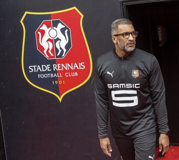 Redressement confirmé : Habib Beye reconduit à la tête du Stade Rennais Redressement confirmé : Habib Beye reconduit à la tête du Stade Rennais