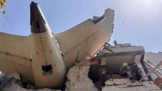 Crash d’un Boeing 787 en Inde : Le bilan de la catastrophe grimpe à 265 morts Crash d’un Boeing 787 en Inde : Le bilan de la catastrophe grimpe à 265 morts