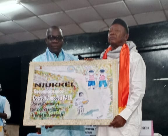 ZIGUINCHOR : Elhadj Amadou Fall, la mémoire vivante de la Casamance, honoré ZIGUINCHOR : Elhadj Amadou Fall, la mémoire vivante de la Casamance, honoré