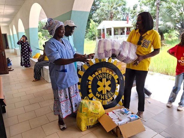 Hôpital "Silence" de Ziguinchor : Le club "INNER WHEEL Aline Sitoé" offre du matériel à la maternité Hôpital "Silence" de Ziguinchor : Le club "INNER WHEEL Aline Sitoé" offre du matériel à la maternité
