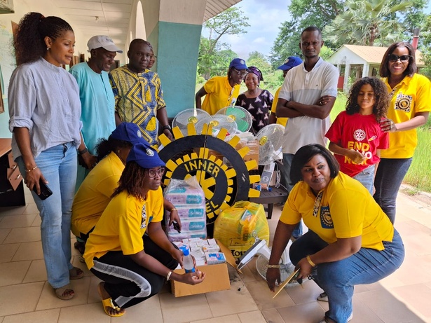 Hôpital "Silence" de Ziguinchor : Le club "INNER WHEEL Aline Sitoé" offre du matériel à la maternité Hôpital "Silence" de Ziguinchor : Le club "INNER WHEEL Aline Sitoé" offre du matériel à la maternité
