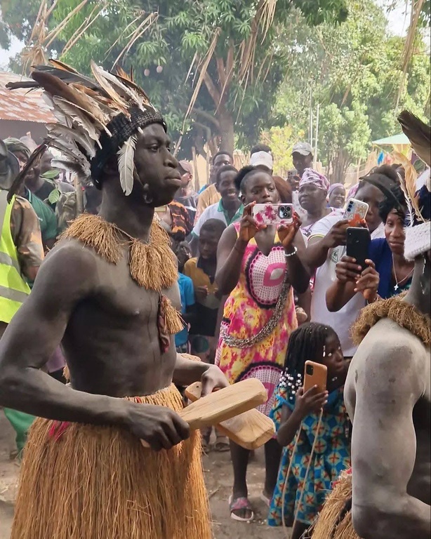 Casamance : Krépin Diatta participe à l’initiation rituelle du Kahát Casamance : Krépin Diatta participe à l’initiation rituelle du Kahát