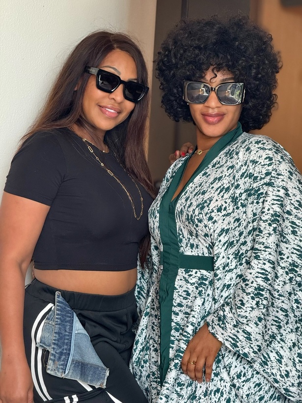 Conakry : Viviane prépare une nouvelle collaboration musicale avec une artiste guinéenne Conakry : Viviane prépare une nouvelle collaboration musicale avec une artiste guinéenne