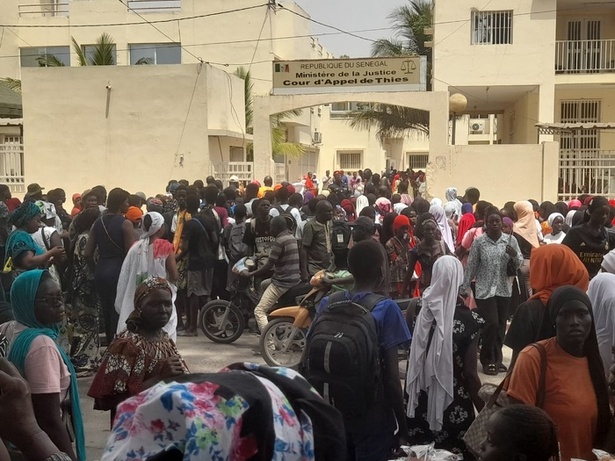 Thiès : fin de garde à vue pour les 30 élèves impliqués dans une affaire de triche Thiès : fin de garde à vue pour les 30 élèves impliqués dans une affaire de triche