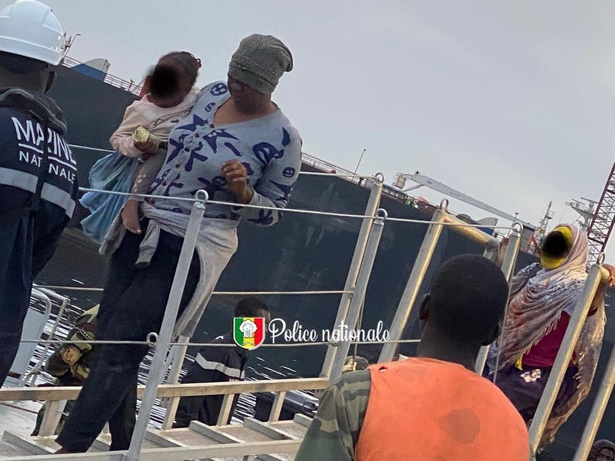Migration clandestine : 17 femmes parmi les 84 personnes arrêtées par la Marine nationale Migration clandestine : 17 femmes parmi les 84 personnes arrêtées par la Marine nationale