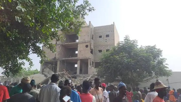 Touba : encore un immeuble qui s’effondre ! Les secours sont sur place. Touba : encore un immeuble qui s’effondre ! Les secours sont sur place.