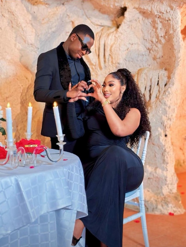 Sidy Diop et Nastou : Une demande en mariage soigneusement orchestrée Sidy Diop et Nastou : Une demande en mariage soigneusement orchestrée