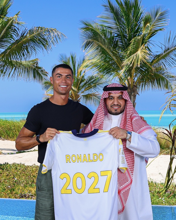 Ronaldo reste fidèle à Al-Nassr : objectif 1000 buts ! Ronaldo reste fidèle à Al-Nassr : objectif 1000 buts !