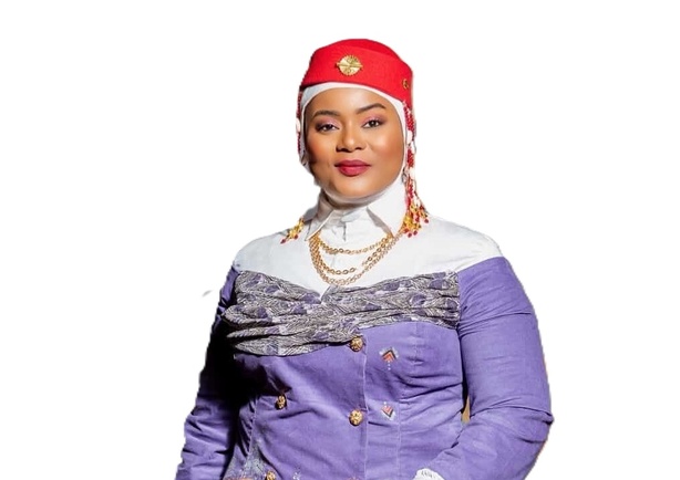 Only Women Awards 2025 : Merry Bèye Diouf remporte le prix de la meilleure animatrice télé