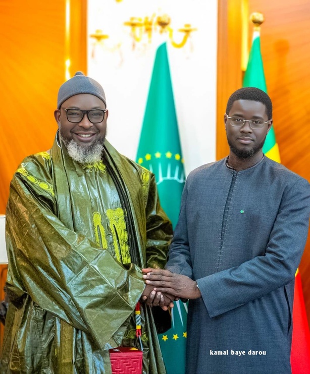 Audience : Seriñ Abdou Mbacké accueilli au Palais par le Chef de l’État Audience : Seriñ Abdou Mbacké accueilli au Palais par le Chef de l’État