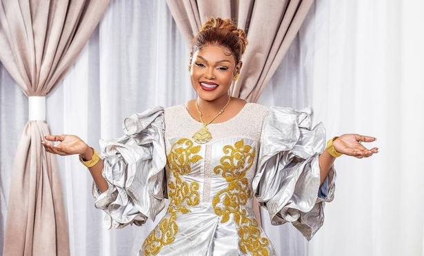 Mamy Sora : « Le sourire de la paix en ce jour béni »  Mamy Sora : « Le sourire de la paix en ce jour béni »