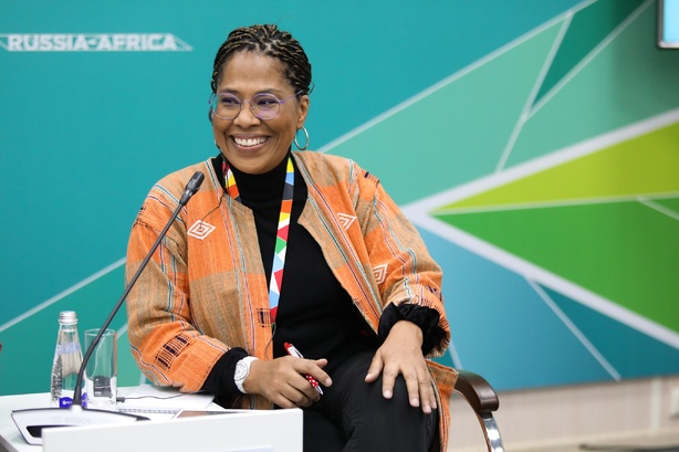 Nathalie Yamb fustige l’UE : « Leur hypocrisie et leur racisme sont systémiques » Nathalie Yamb fustige l’UE : « Leur hypocrisie et leur racisme sont systémiques »