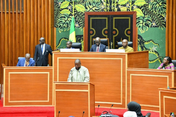 Loi de finances rectificative 2025 : 126 députés votent pour, 11 contre Loi de finances rectificative 2025 : 126 députés votent pour, 11 contre
