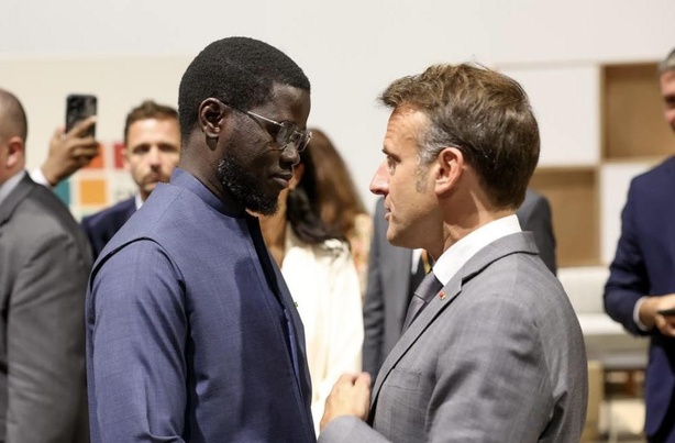 Espagne : Diomaye Faye rencontre Emmanuel Macron Espagne : Diomaye Faye rencontre Emmanuel Macron