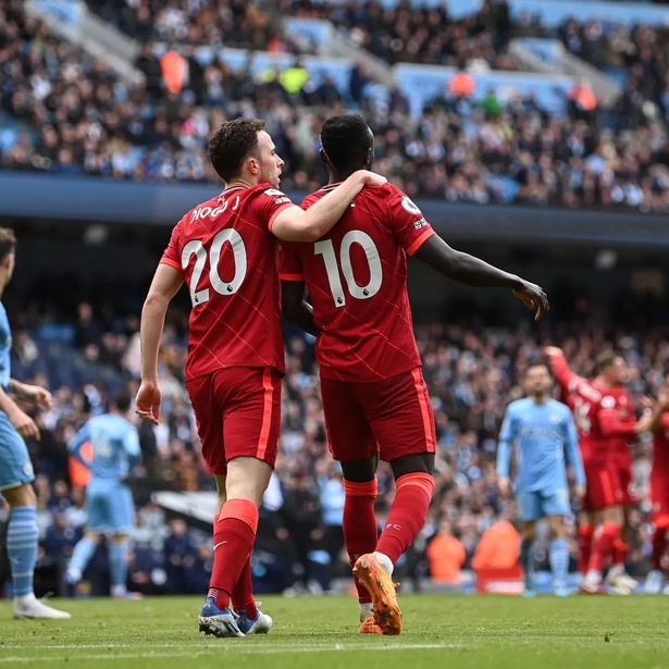 FOOTBALL : Le monde pleure Diogo Jota, Sadio Mané réagit depuis le Sénégal FOOTBALL : Le monde pleure Diogo Jota, Sadio Mané réagit depuis le Sénégal