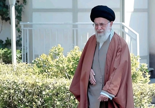 Iran : un livre dévoile la pensée stratégique du Guide suprême Iran : un livre dévoile la pensée stratégique du Guide suprême