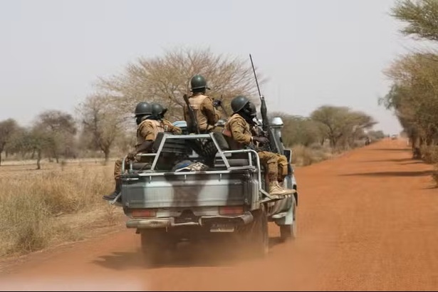 Burkina : 7 policiers tués à Fada, deux VDP capturés à Boulsa par le JNIM Burkina : 7 policiers tués à Fada, deux VDP capturés à Boulsa par le JNIM