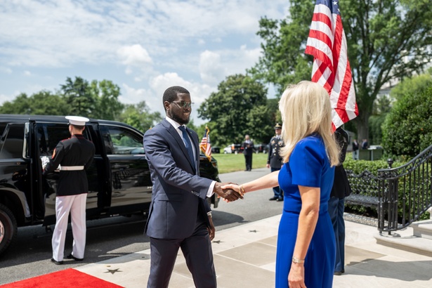 Diomaye Faye : « Grâce aux entreprises américaines, nous avons découvert 950 milliards de m³ de gaz » Diomaye Faye : « Grâce aux entreprises américaines, nous avons découvert 950 milliards de m³ de gaz »