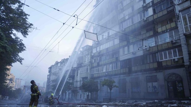 400 drones et 18 missiles : l’Ukraine sous une pluie de feu…la Russie intensifie ses frappes 400 drones et 18 missiles : l’Ukraine sous une pluie de feu…la Russie intensifie ses frappes