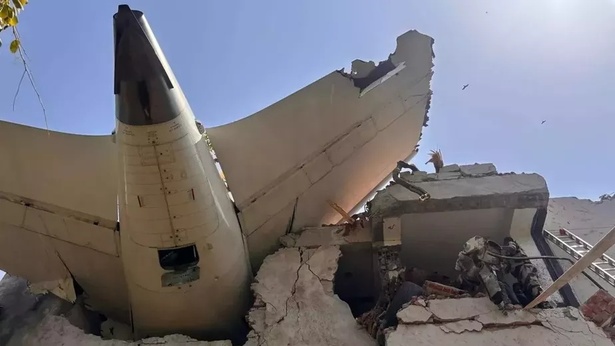 Crash d’Air India : l’enquête écarte l’hypothèse d’un problème technique majeur Crash d’Air India : l’enquête écarte l’hypothèse d’un problème technique majeur