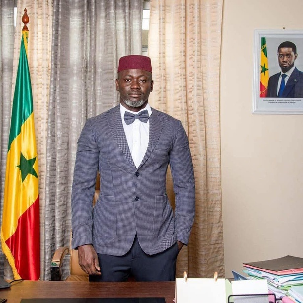 Greffages, perruques et dépigmentation interdits : le DG du Grand Théâtre crée la polémique Greffages, perruques et dépigmentation interdits : le DG du Grand Théâtre crée la polémique