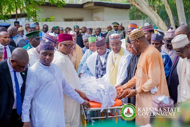 Nigeria : l’ancien président Muhammadu Buhari inhumé à Daura Nigeria : l’ancien président Muhammadu Buhari inhumé à Daura