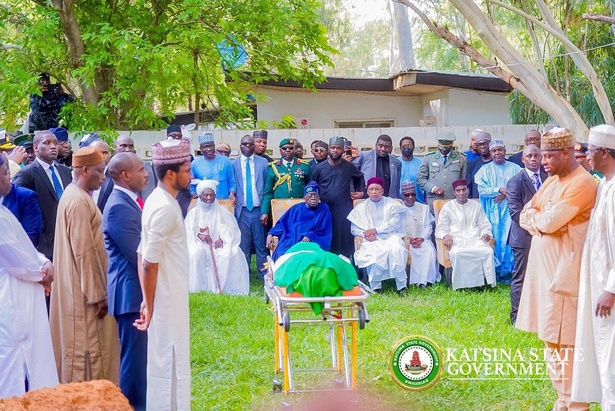 Nigeria : l’ancien président Muhammadu Buhari inhumé à Daura Nigeria : l’ancien président Muhammadu Buhari inhumé à Daura
