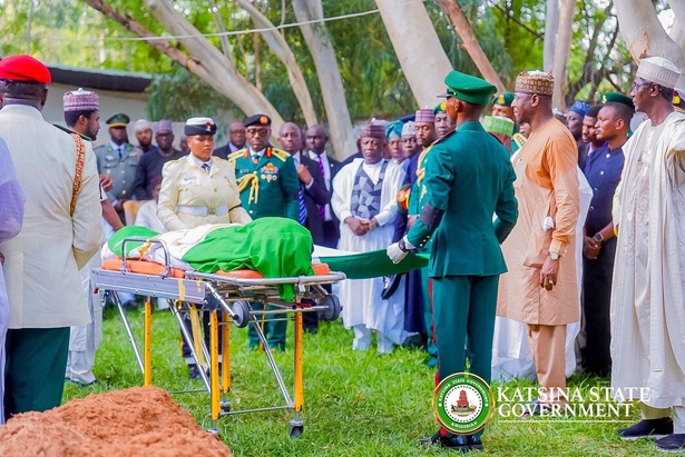 Nigeria : l’ancien président Muhammadu Buhari inhumé à Daura Nigeria : l’ancien président Muhammadu Buhari inhumé à Daura
