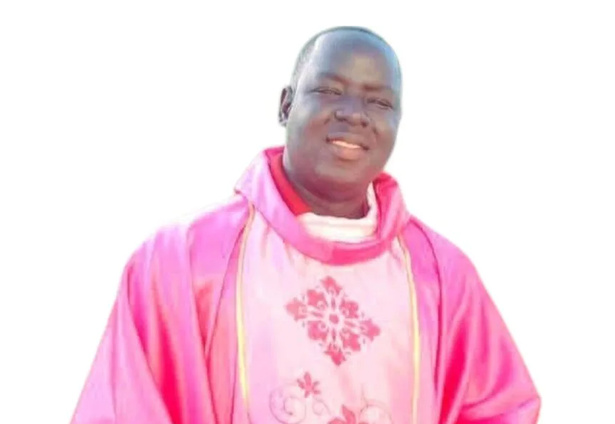 Thiès : l’Abbé Henry Sy meurt  dans un accident Thiès : l’Abbé Henry Sy meurt  dans un accident