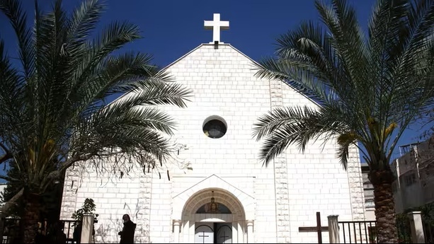 Gaza : une frappe israélienne vise l'église catholique de l'enclave palestinienne et fait deux morts Gaza : une frappe israélienne vise l'église catholique de l'enclave palestinienne et fait deux morts