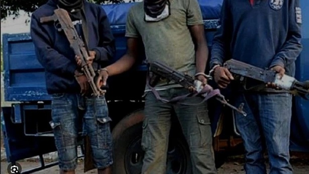 Tivaouane : la base de la CSE attaquée par un commando armé Tivaouane : la base de la CSE attaquée par un commando armé