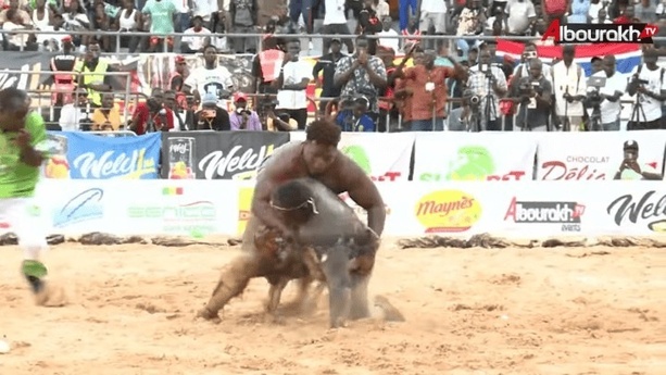 Lutte : Doudou Sané corrige Serigne Ndiaye 2 Lutte : Doudou Sané corrige Serigne Ndiaye 2