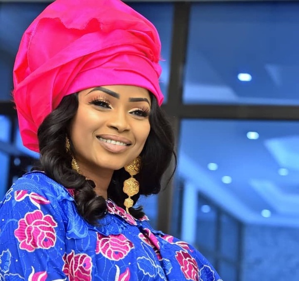 Cyberharcèlement : Mbathio Ndiaye porte plainte contre Kocc Barma pour diffusion de vidéos intimes et chantage Cyberharcèlement : Mbathio Ndiaye porte plainte contre Kocc Barma pour diffusion de vidéos intimes et chantage