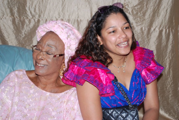 La mère de Youssou Ndour en toute complicité avec Madame Ndour La mère de Youssou Ndour en toute complicité avec Madame Ndour