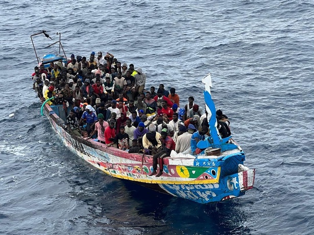 Sénégal : 239 migrants secourus par la Marine nationale au large de Saint-Louis Sénégal : 239 migrants secourus par la Marine nationale au large de Saint-Louis