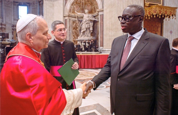 Au Vatican, Jean Baptiste Tine reçu par le Pape Léon XIV Au Vatican, Jean Baptiste Tine reçu par le Pape Léon XIV