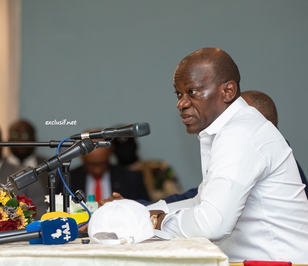 Vidéos compromettantes du Président gabonais : un influenceur menace de publier et  exige des milliards