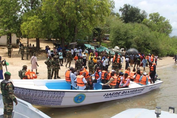 Elinkine : l’île de Haer reçoit une pirogue pour désenclavement, évacuations sanitaires et mobilité Elinkine : l’île de Haer reçoit une pirogue pour désenclavement, évacuations sanitaires et mobilité