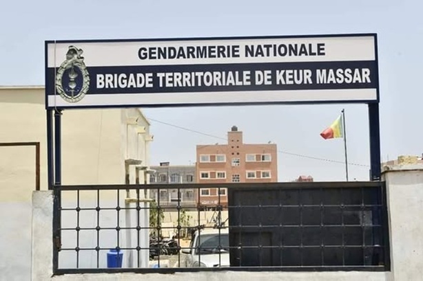 Tivaouane-Peulh : un homme d’affaires tente de corrompre un commandant avec 400 000 F CFA Tivaouane-Peulh : un homme d’affaires tente de corrompre un commandant avec 400 000 F CFA
