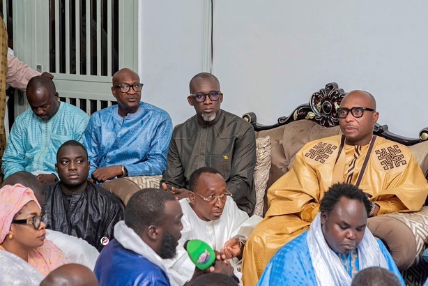 Touba : Assane Diouf fait sa première apparition aux côtés de Barthélémy Dias Touba : Assane Diouf fait sa première apparition aux côtés de Barthélémy Dias