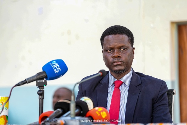 Tension à la mairie de Ziguinchor : plusieurs responsables arrêtés après la démolition d’un bâtiment Tension à la mairie de Ziguinchor : plusieurs responsables arrêtés après la démolition d’un bâtiment