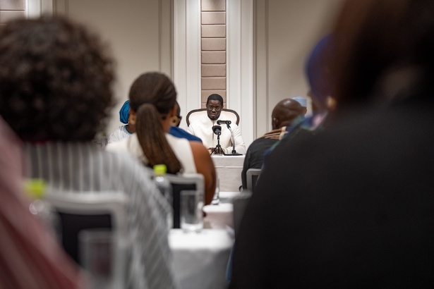 Bassirou Diomaye Faye signe le décret fixant les modalités d’organisation et de fonctionnement du Fonds d’Appui et de Développement de la Presse Bassirou Diomaye Faye signe le décret fixant les modalités d’organisation et de fonctionnement du Fonds d’Appui et de Développement de la Presse